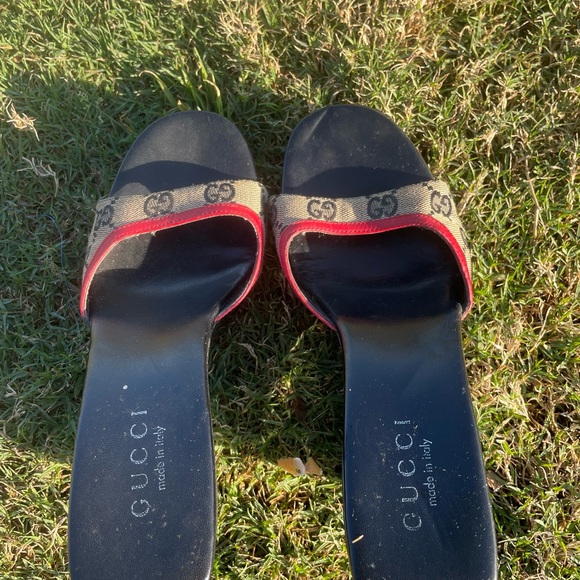 Gucci Women's Black and Brown Mules with Red Trim - Picture 4 of 9